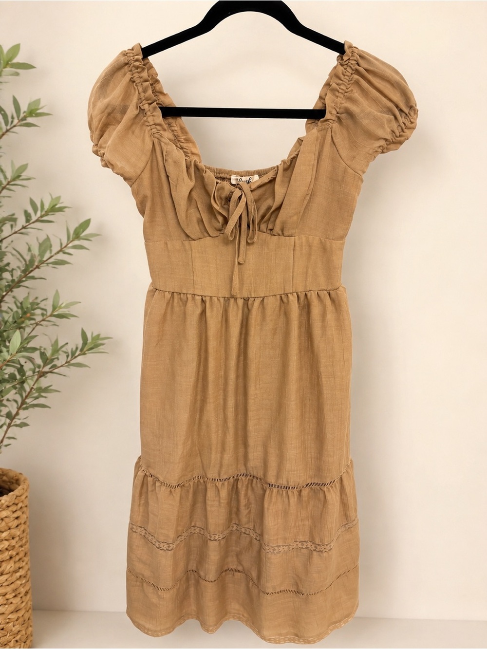 Women’s Puff Sleeve Midi Dress in Tan